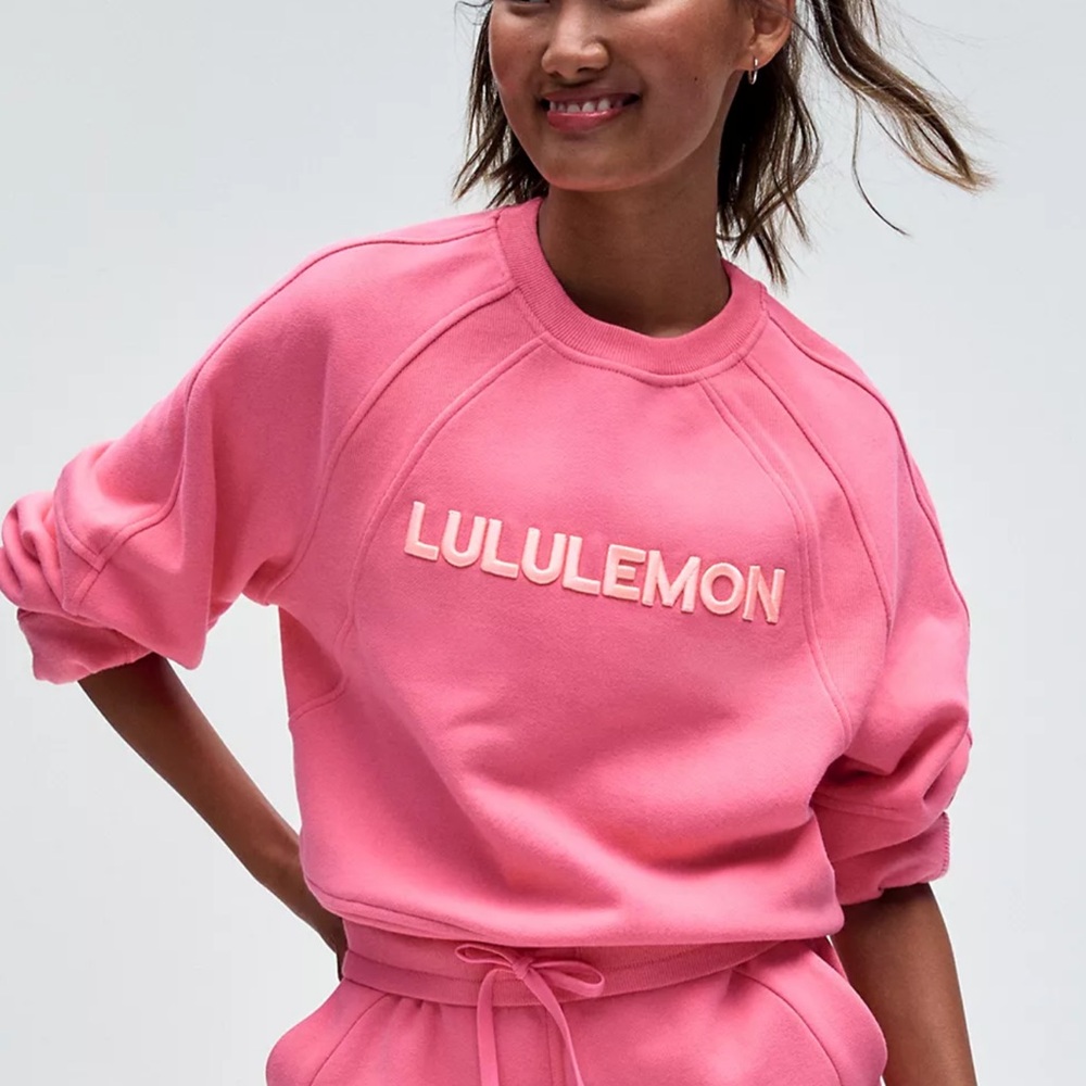 Lululemon Scuba Oversized Pullover
Wordmark in Sakura Pink